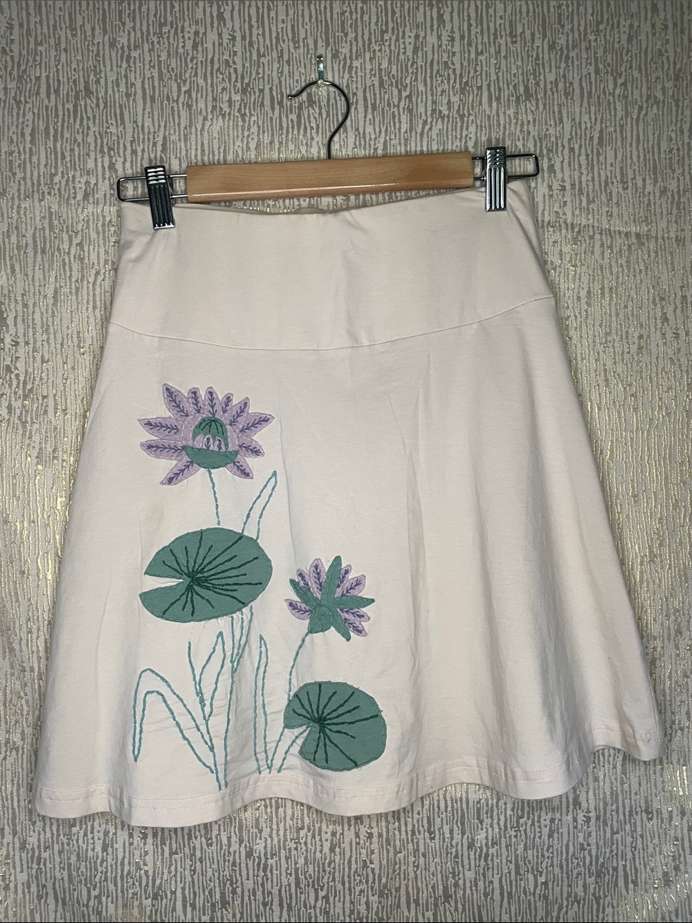 SYNERGY SOFT Cream Floral A-Line Skirt with Green & Purple Embroidery Sz XS NEW